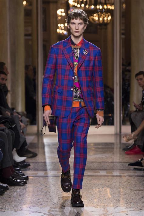 versace sfilata uomo 2019|VERSACE UOMO AUTUNNO INVERNO 2019.